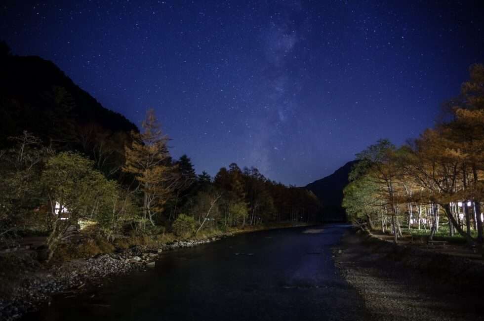 9月　秋の上高地の夜空にみられる「天の川」